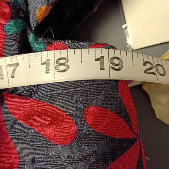 Vintage Ladies Floral Zip-Up Vest - Picture 9 of 10